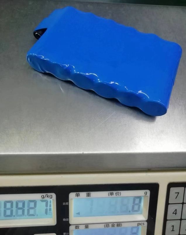 แบตเตอรี่ 11.1v 10ah แพ็ค 6 ชิ้น 21700 แบตเตอรี่ลิตিয়ামไอออนในแถวเดียวกันกับ DC 5521 หญิง