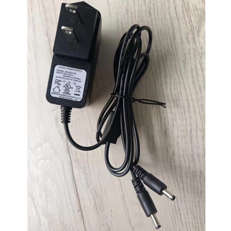 เครื่องชาร์จมาตรฐานของสหรัฐอเมริกา 8.4V 1.2A พร้อมหัว DC สองตัว สําหรับแบตเตอรี่ถุงมือที่ร้อน