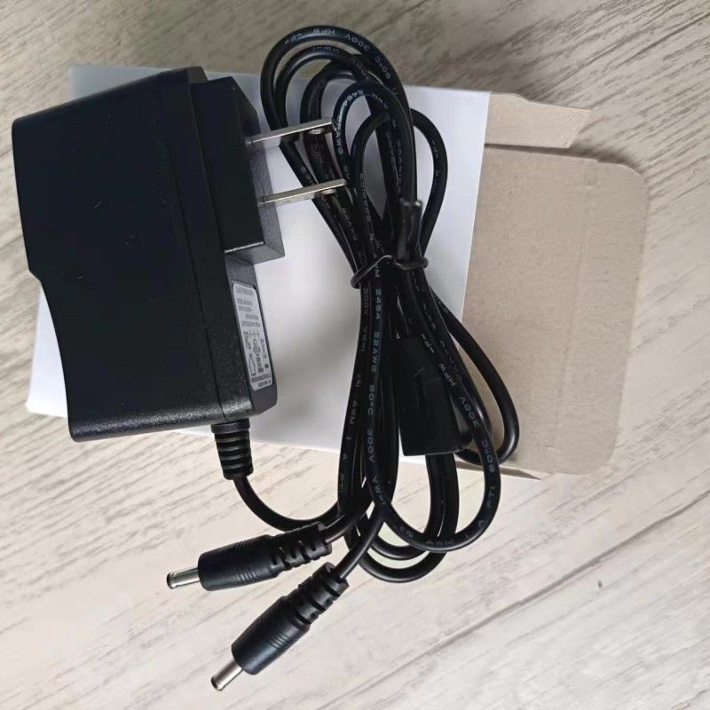 เครื่องชาร์จมาตรฐานของสหรัฐอเมริกา 8.4V 1.2A พร้อมหัว DC สองตัว สําหรับแบตเตอรี่ถุงมือที่ร้อน