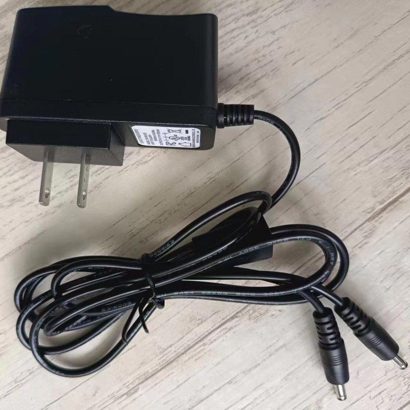 เครื่องชาร์จมาตรฐานของสหรัฐอเมริกา 8.4V 1.2A พร้อมหัว DC สองตัว สําหรับแบตเตอรี่ถุงมือที่ร้อน