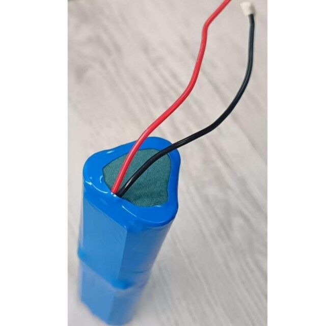 แบตเตอรี่สามเหลี่ยมที่กําหนดเอง 18650 6s1p 22.2V แบตเตอรี่ 3500mAh สําหรับปืนนวด